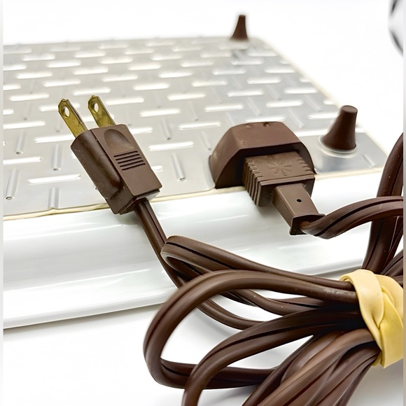 Corning Ware Ceramic Electric Warmer with Cord, P-54 - Picture 6 of 8